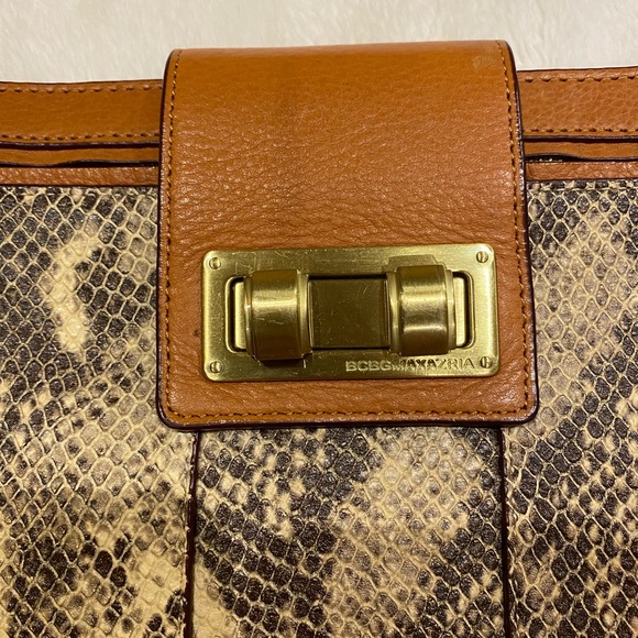 BCBG Maxazria Chain Purse - Picture 3 of 16